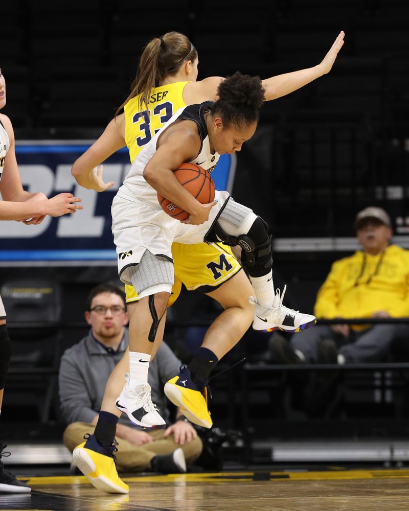 Iowa Hawkeyes guard Tania Davis (11) against the Michigan Wolverines Thursday, January 17, 2019 at Carver-Hawkeye Arena. (Brian Ray/hawkeyesports.com)