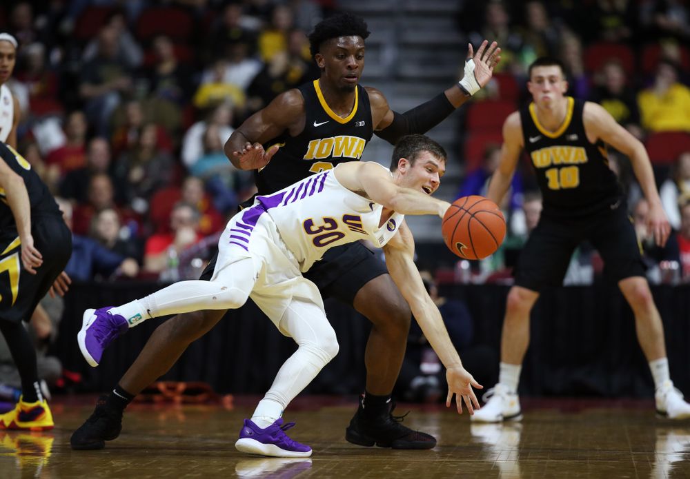 Iowa Hawkeyes forward Tyler Cook (25) against the Northern Iowa Panthers in the Hy-Vee Classic Saturday, December 15, 2018 at Wells Fargo Arena in Des Moines. (Brian Ray/hawkeyesports.com)