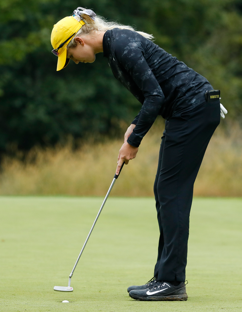 Iowa's Shawn Rennegarbe putts during the final round of the Diane Thomason Invitational at Finkbine Golf Course on September 30, 2018. (Tork Mason/hawkeyesports.com)