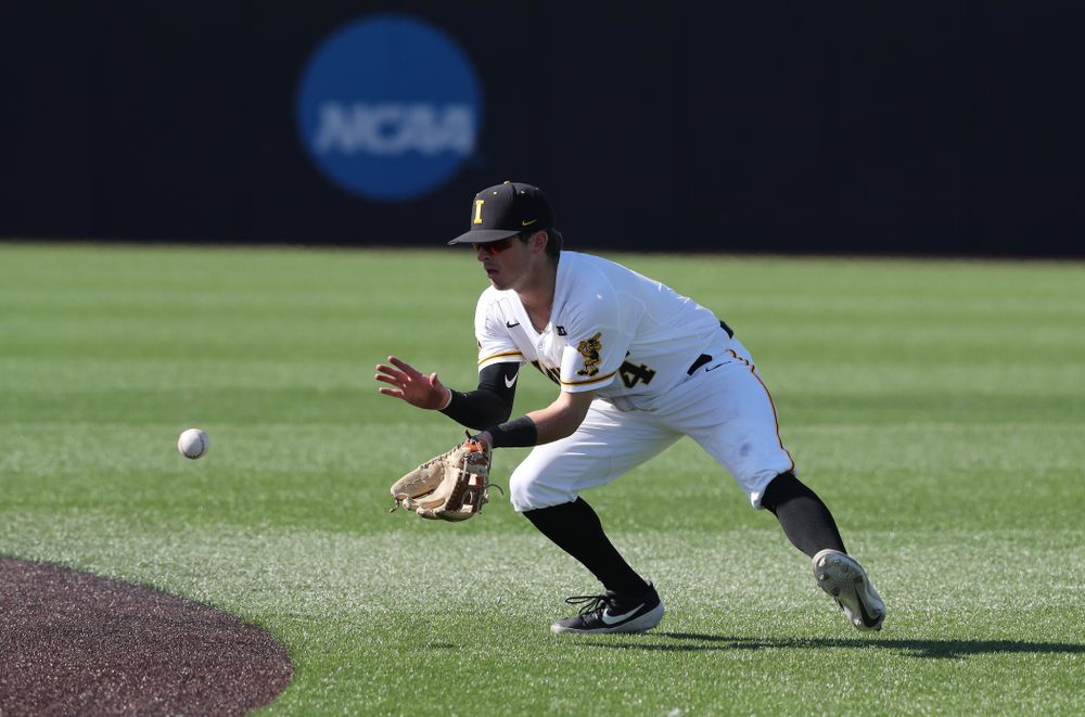 Iowa Hawkeyes infielder Mitchell Boe (4) against the Nebraska Cornhuskers Saturday, April 20, 2019 at Duane Banks Field. (Brian Ray/hawkeyesports.com)