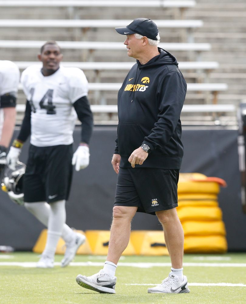 Iowa Hawkeyes defensive line coach Reese Morgan during practice Thursday, April 21, 2016 at Kinnick Stadium. (Brian Ray/hawkeyesports.com)