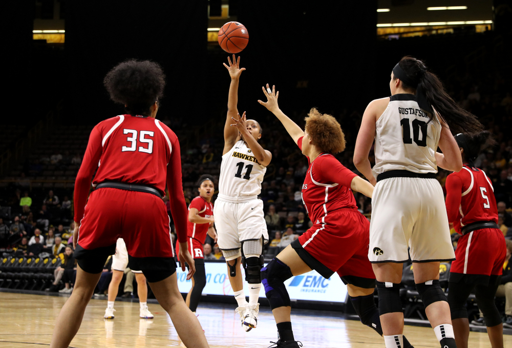Iowa Hawkeyes guard Tania Davis (11) against the Rutgers Scarlet Knights Wednesday, January 23, 2019 at Carver-Hawkeye Arena. (Brian Ray/hawkeyesports.com)