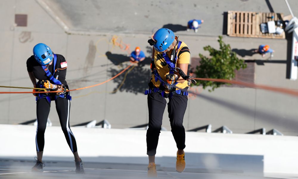 Iowa Women's Basketball head coach Lisa Bluder goes Over The Edge to benefit Ronald McDonald House Charities of Eastern Iowa and Western Illinois Friday, September 14, 2018 in downtown Iowa City.(Brian Ray/hawkeyesports.com)