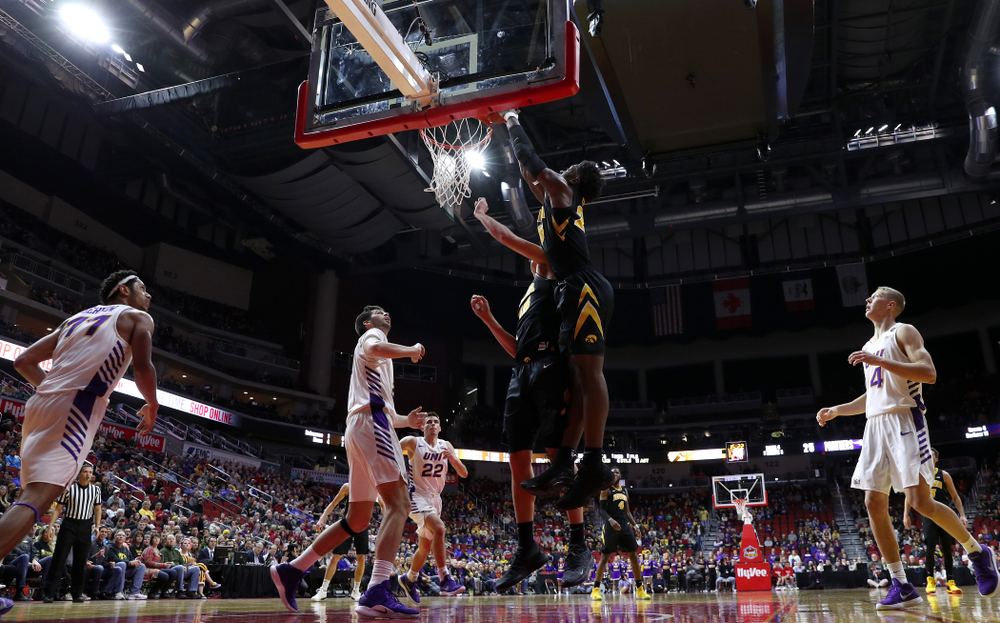 Iowa Hawkeyes forward Tyler Cook (25) scores his 1,000th career point against the Northern Iowa Panthers in the Hy-Vee Classic Saturday, December 15, 2018 at Wells Fargo Arena in Des Moines. (Brian Ray/hawkeyesports.com)