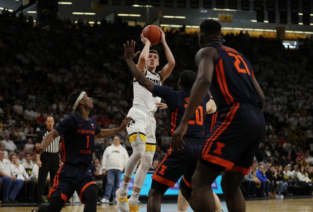 Iowa Hawkeyes guard CJ Fredrick (5) against the Illinois Fighting Illini Sunday, February 2, 2020 at Carver-Hawkeye Arena. (Brian Ray/hawkeyesports.com)