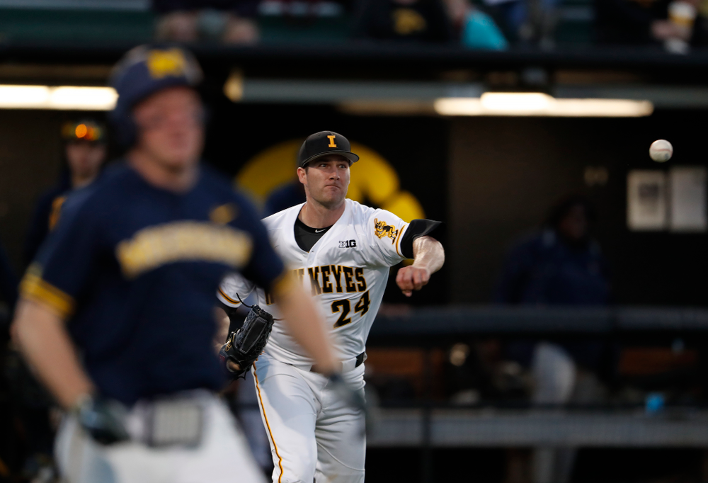 Iowa Hawkeyes pitcher Nick Allgeyer (24) against the Michigan Wolverines Friday, April 27, 2018 at Duane Banks Field in Iowa City. (Brian Ray/hawkeyesports.com)