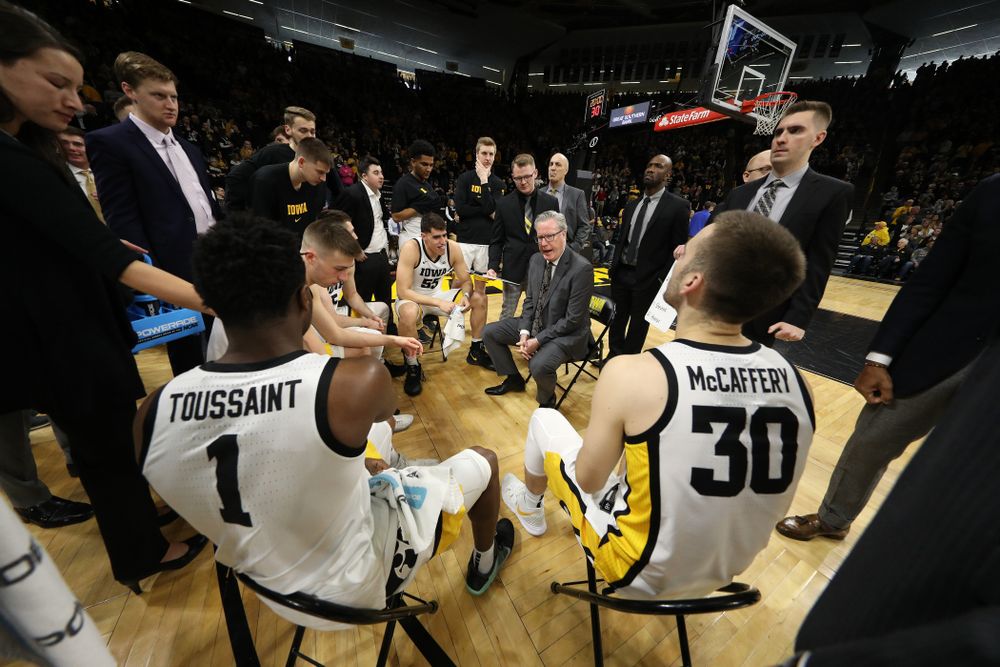 Iowa Hawkeyes head coach Fran McCaffery talks to his team before their game against Penn State Saturday, February 29, 2020 at Carver-Hawkeye Arena. (Brian Ray/hawkeyesports.com)