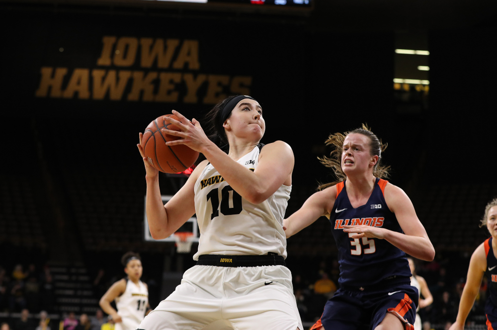 Iowa Hawkeyes forward Megan Gustafson (10) against the Illinois Fighting Illini Thursday, February 14, 2019 at Carver-Hawkeye Arena. (Brian Ray/hawkeyesports.com)