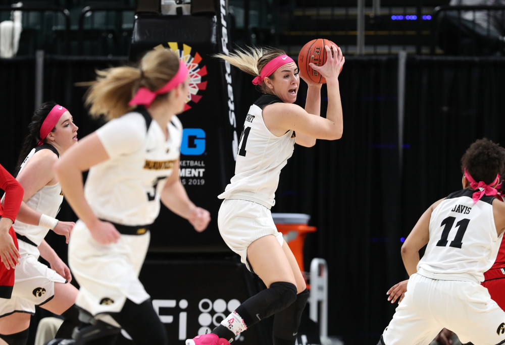 Iowa Hawkeyes forward Hannah Stewart (21) against the Rutgers Scarlet Knights in the semi-finals of the Big Ten Tournament Saturday, March 9, 2019 at Bankers Life Fieldhouse in Indianapolis, Ind. (Brian Ray/hawkeyesports.com)