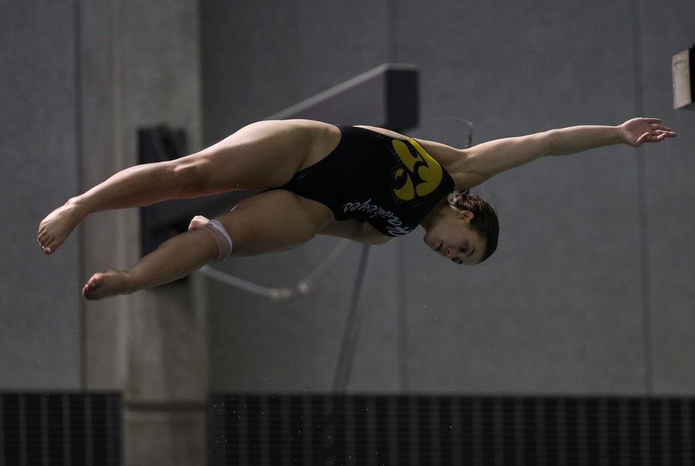 Iowa's Jayah Mathews competes in the 3-meter springboard competition during the third day of the Hawkeye Invitational at the Campus Recreation and Wellness Center on November 16, 2018. (Tork Mason/hawkeyesports.com)
