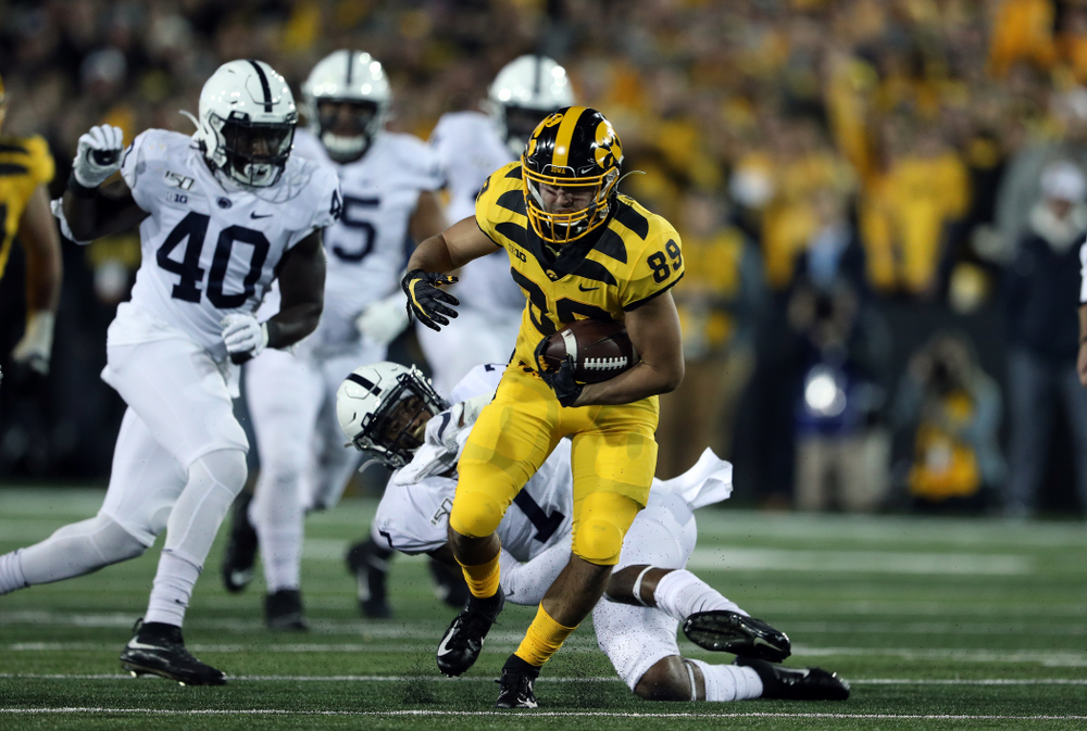 Iowa Hawkeyes wide receiver Nico Ragaini (89) against the Penn State Nittany Lions Saturday, October 12, 2019 at Kinnick Stadium. (Brian Ray/hawkeyesports.com)
