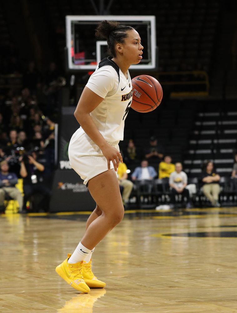 Iowa Hawkeyes guard Alexis Sevillian (5) against the Michigan Wolverines Thursday, January 17, 2019 at Carver-Hawkeye Arena. (Brian Ray/hawkeyesports.com)