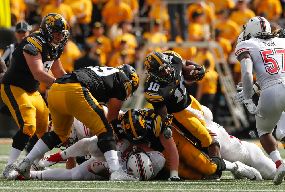 Iowa Hawkeyes running back Mekhi Sargent (10) against the Northern Illinois Huskies Saturday, September 1, 2018 at Kinnick Stadium. (Brian Ray/hawkeyesports.com)