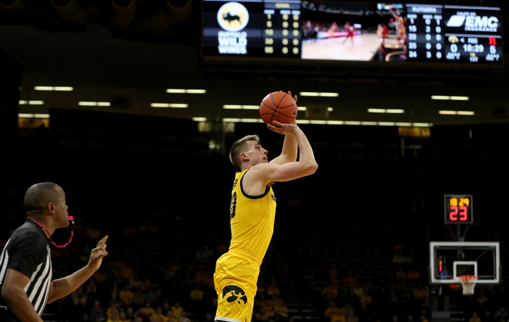 Iowa Hawkeyes guard Joe Wieskamp (10) knocks down a three point basket against the Rutgers Scarlet Knights Wednesday, January 22, 2020 at Carver-Hawkeye Arena. (Brian Ray/hawkeyesports.com)
