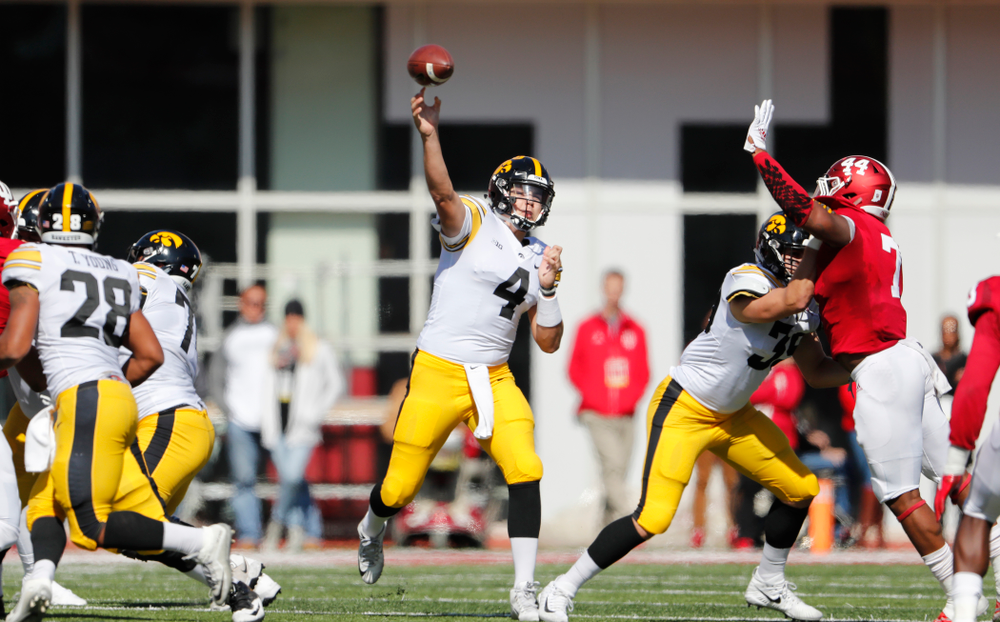 Iowa Hawkeyes quarterback Nate Stanley (4) against the Indiana Hoosiers Saturday, October 13, 2018 at Memorial Stadium, in Bloomington, Ind. (Brian Ray/hawkeyesports.com)