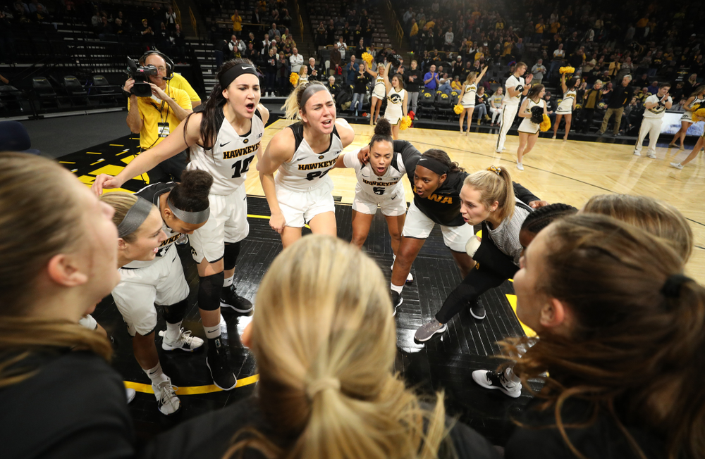 The Iowa Hawkeyes against Oral Roberts University Friday, November 9, 2018 at Carver-Hawkeye Arena. (Brian Ray/hawkeyesports.com)