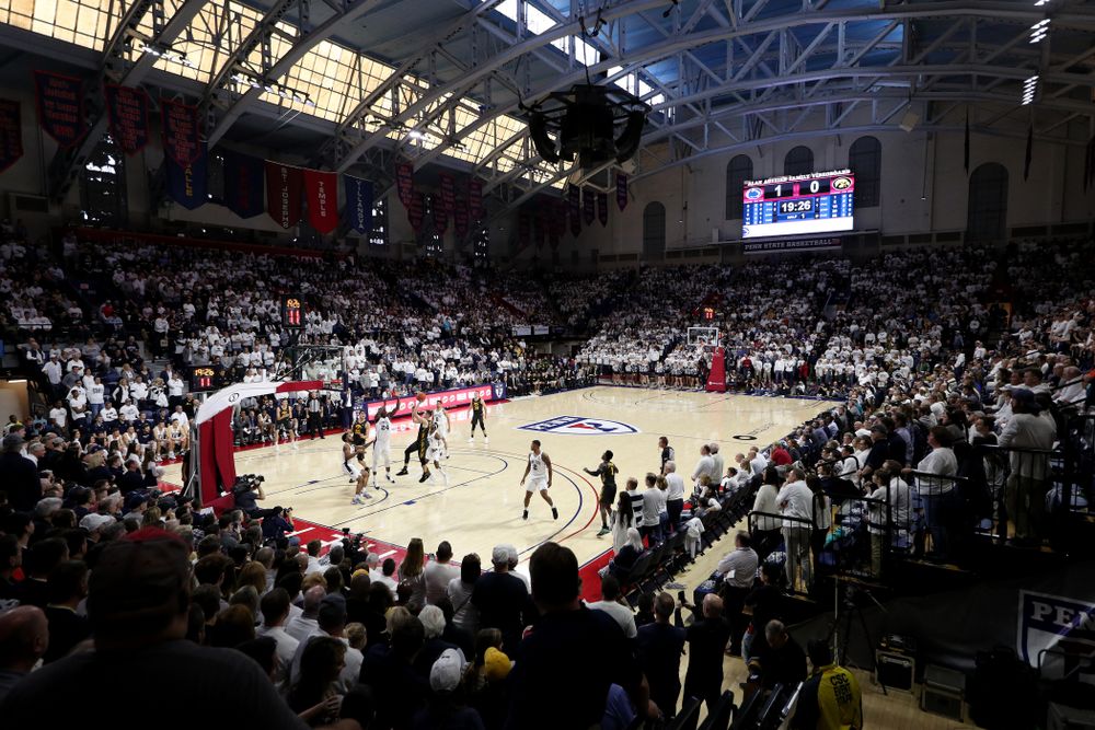 The Iowa Hawkeyes against Penn State Saturday, January 4, 2020 at the Palestra in Philadelphia. (Brian Ray/hawkeyesports.com)