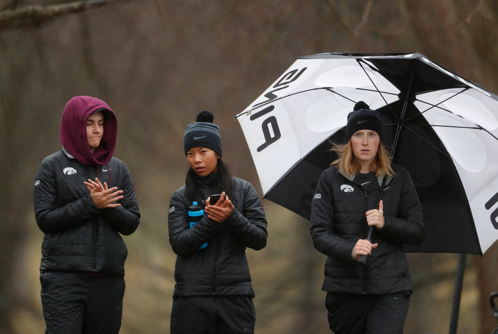 The Iowa Women's golf team watches as the men compete during day two of the 2018 Hawkeye Invitational Friday, April 13, 2018 at Finkbine Golf Course. (Brian Ray/hawkeyesports.com)