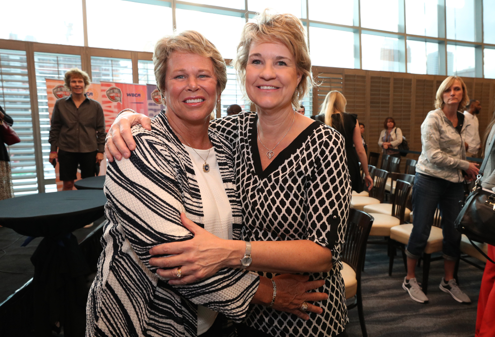 Iowa Hawkeyes head coach Lisa Bluder and Ann Meyers Drysdale during a news conference Thursday, April 4, 2019 at Amalie Arena in Tampa, FL. (Brian Ray/hawkeyesports.com)