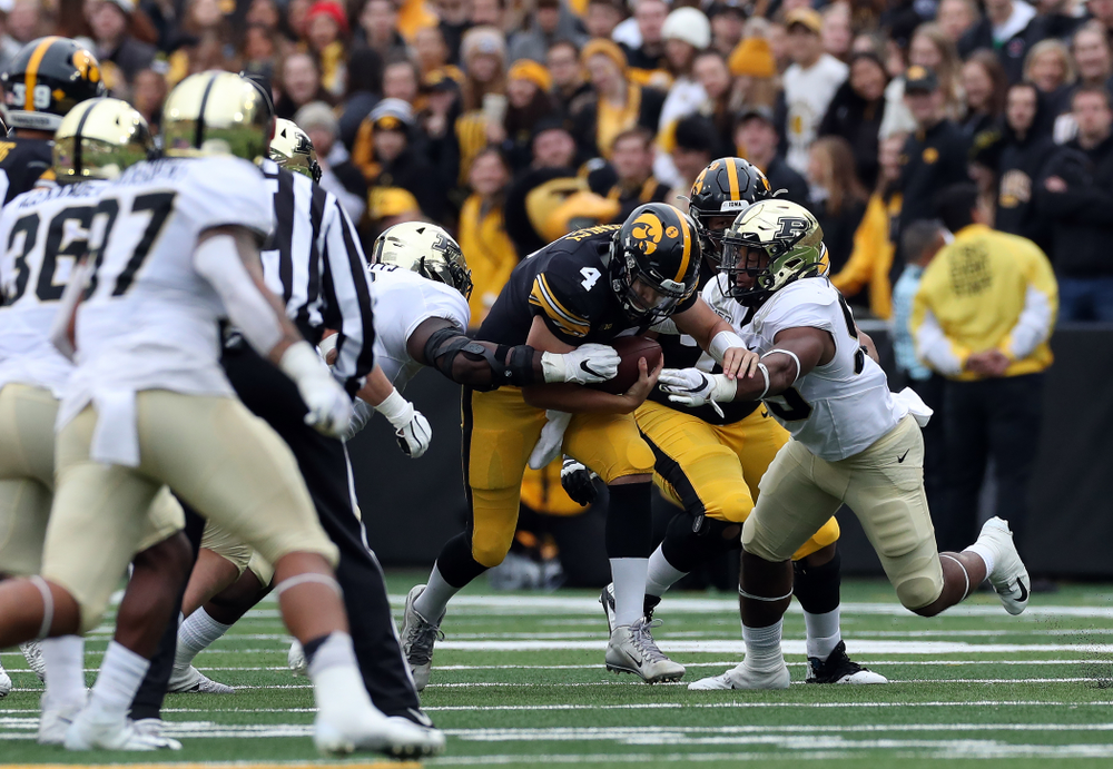 Iowa Hawkeyes quarterback Nate Stanley (4) against the Purdue Boilermakers Saturday, October 19, 2019 at Kinnick Stadium. (Brian Ray/hawkeyesports.com)