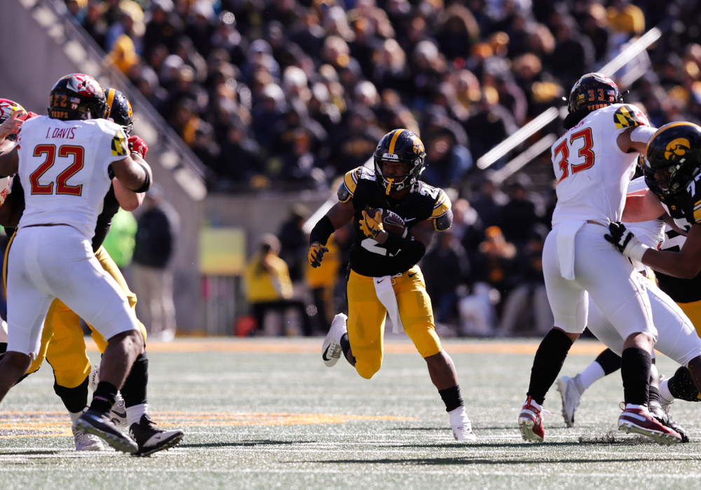 Iowa Hawkeyes running back Ivory Kelly-Martin (21) against the Maryland Terrapins Saturday, October 20, 2018 at Kinnick Stadium (Brian Ray/hawkeyesports.com)