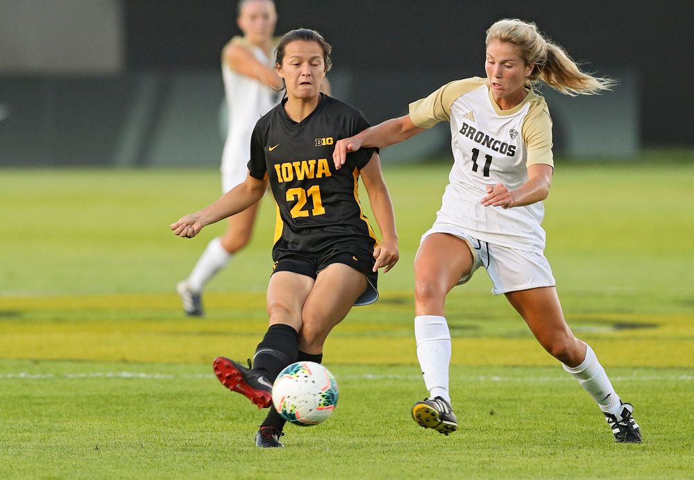 Iowa forward Emma Tokuyama (21) passes during the first half of their match against Western Michigan at the Iowa Soccer Complex in Iowa City on Thursday, Aug 22, 2019. (Stephen Mally/hawkeyesports.com)
