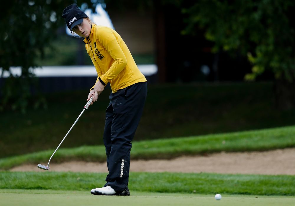 Iowa's Kristin Glesne putts during the Diane Thomason Invitational at Finkbine Golf Course on September 29, 2018. (Tork Mason/hawkeyesports.com)