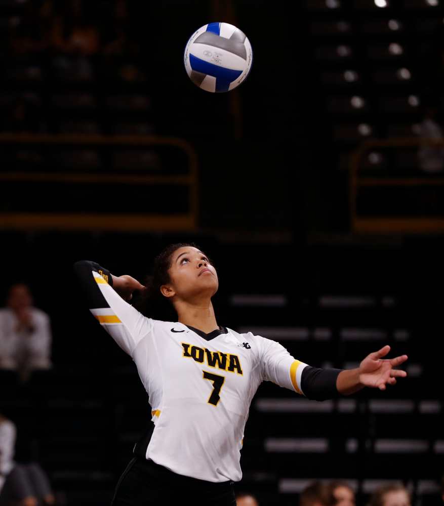 Iowa Hawkeyes setter Gabrielle Orr (7) against the Michigan State Spartans Friday, September 21, 2018 at Carver-Hawkeye Arena. (Brian Ray/hawkeyesports.com)