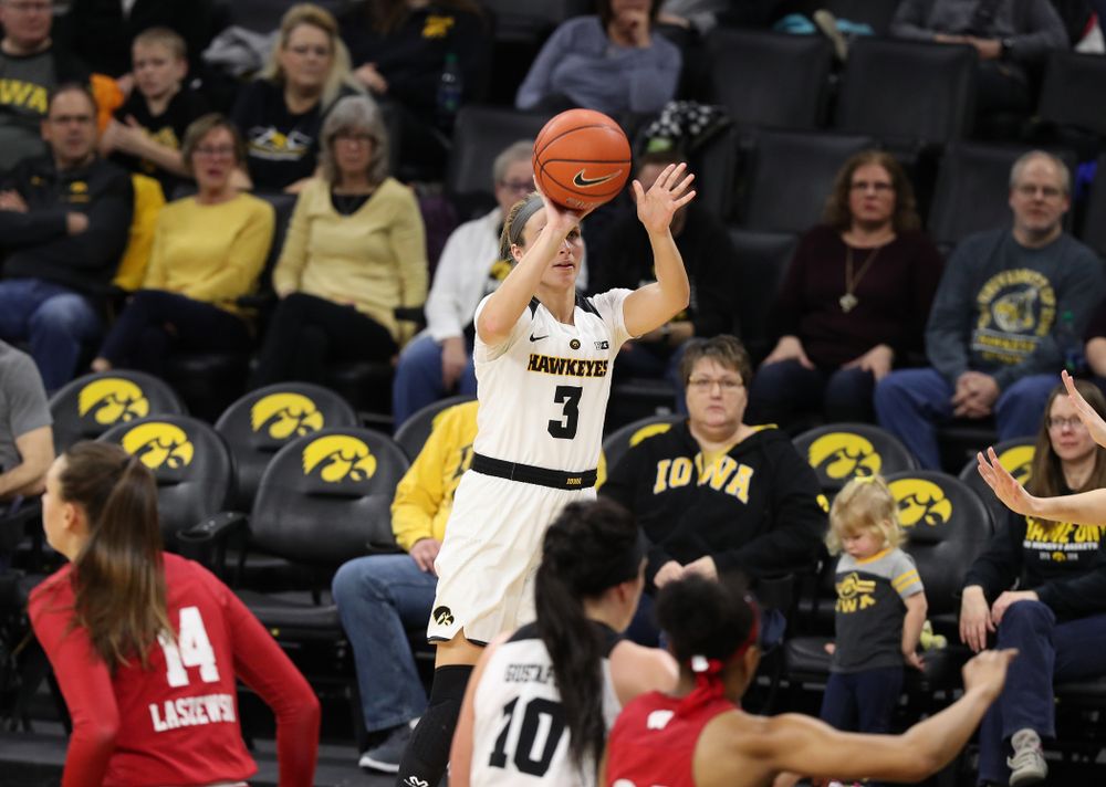 Iowa Hawkeyes guard Makenzie Meyer (3) against the Wisconsin Badgers Monday, January 7, 2019 at Carver-Hawkeye Arena. (Brian Ray/hawkeyesports.com)