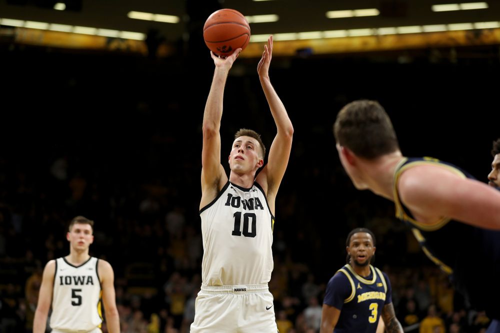 Iowa Hawkeyes guard Joe Wieskamp (10) shoots a free throw against the Michigan Wolverines Friday, January 17, 2020 at Carver-Hawkeye Arena. (Brian Ray/hawkeyesports.com)