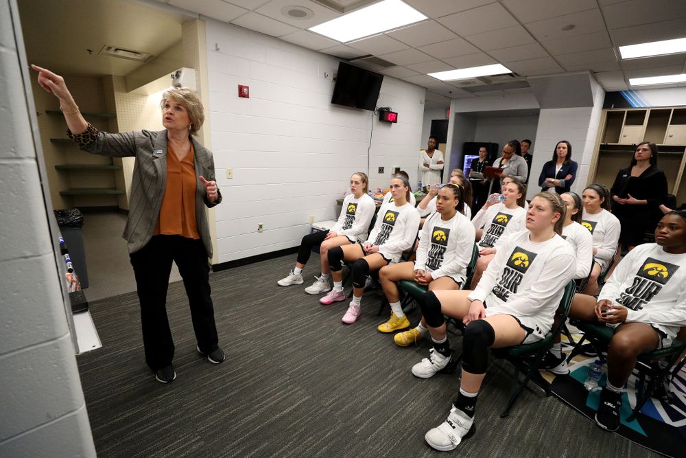 Iowa Hawkeyes head coach Lisa Bluder against Ohio State in the quarterfinals of the Big Ten Basketball Tournament Friday, March 6, 2020 at Bankers Life Fieldhouse in Indianapolis. (Brian Ray/hawkeyesports.com)