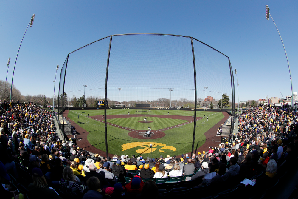 Fans watch as the Iowa Hawkeyes face off against Michigan in front of a standing room only crowd Saturday, April 28, 2018 at Duane Banks Field (Brian Ray/hawkeyesports.com)