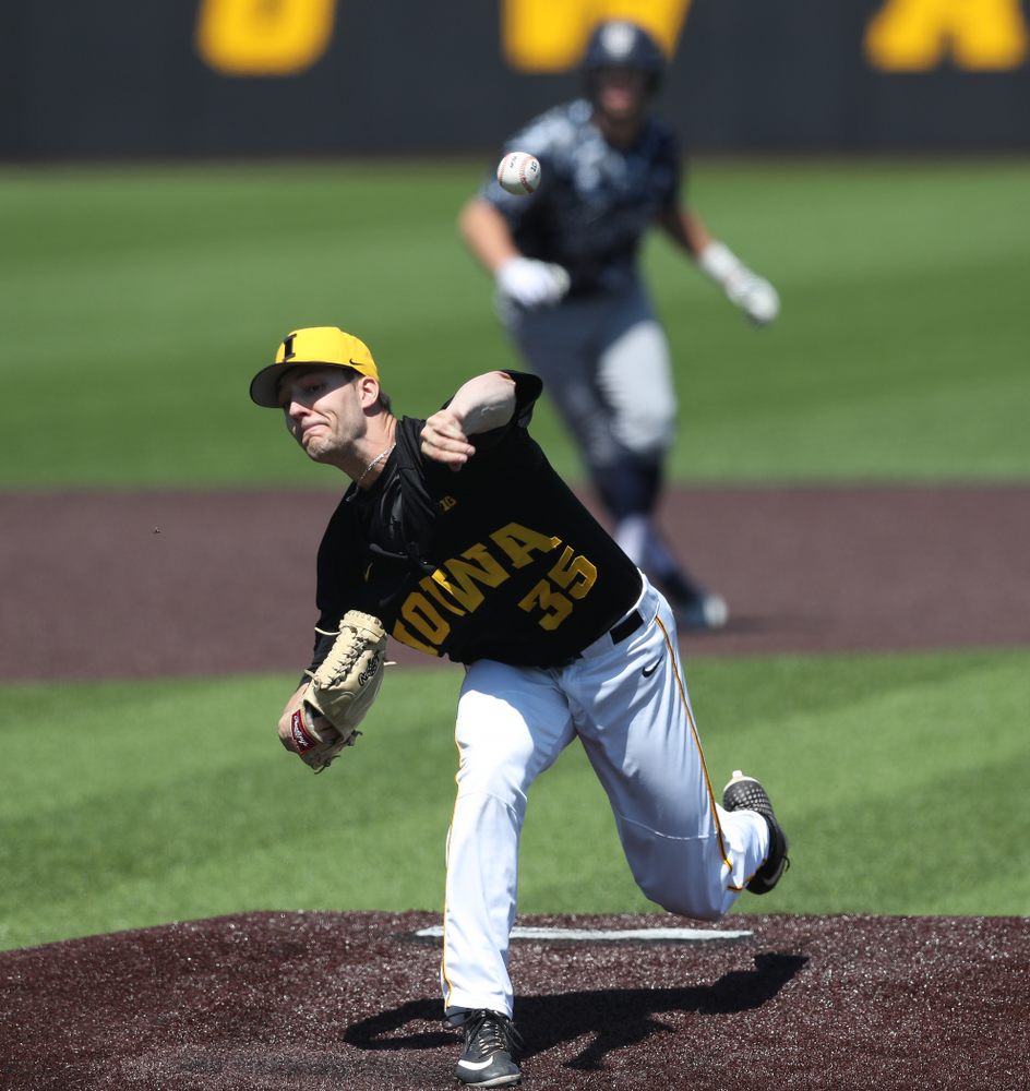 Iowa Hawkeyes Cam Baumann (35) delivers the ball to the plate during game two against UC Irvine Saturday, May 4, 2019 at Duane Banks Field. (Brian Ray/hawkeyesports.com)
