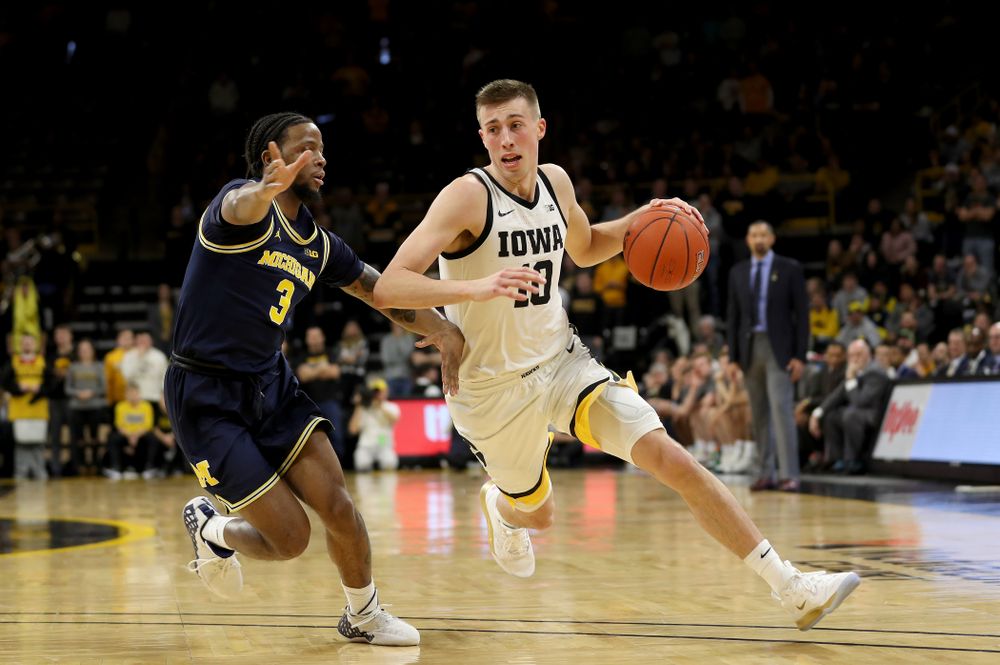 Iowa Hawkeyes guard Joe Wieskamp (10) against the Michigan Wolverines Friday, January 17, 2020 at Carver-Hawkeye Arena. (Brian Ray/hawkeyesports.com)