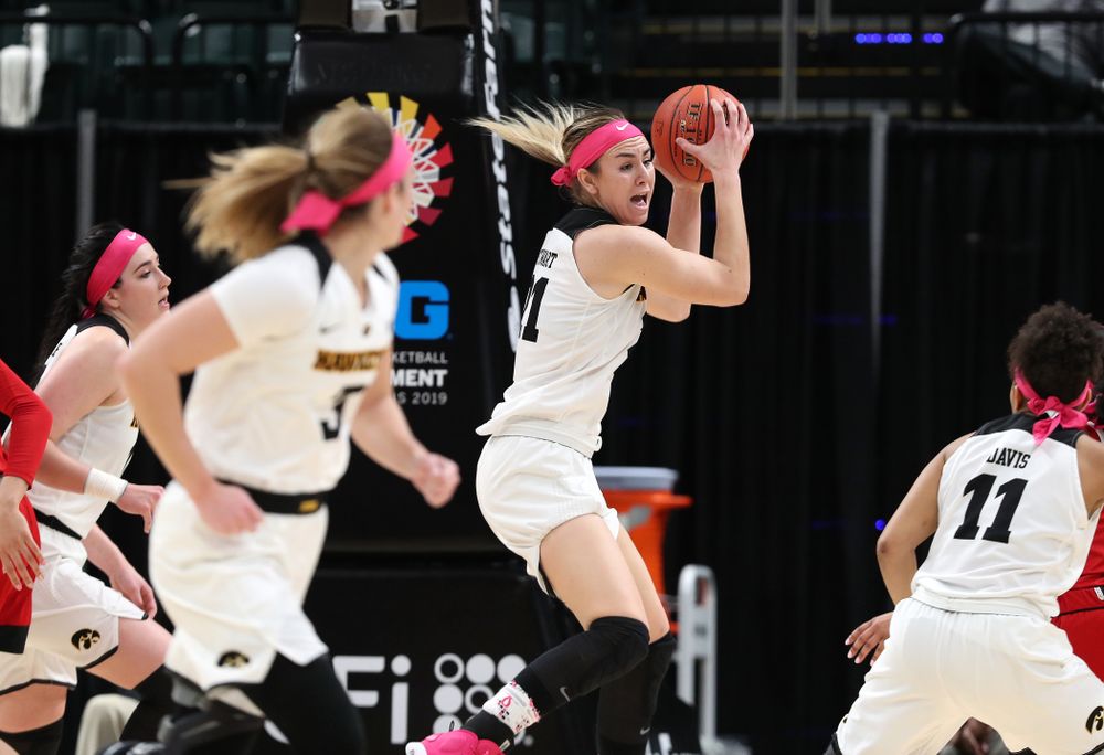 Iowa Hawkeyes forward Hannah Stewart (21) against the Rutgers Scarlet Knights in the semi-finals of the Big Ten Tournament Saturday, March 9, 2019 at Bankers Life Fieldhouse in Indianapolis, Ind. (Brian Ray/hawkeyesports.com)