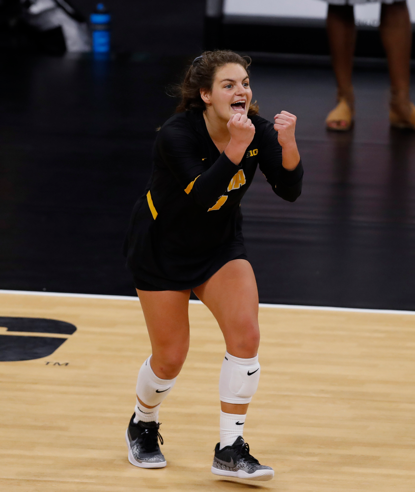 Iowa Hawkeyes defensive specialist Molly Kelly (1) against Eastern Illinois Sunday, September 9, 2018 at Carver-Hawkeye Arena. (Brian Ray/hawkeyesports.com)