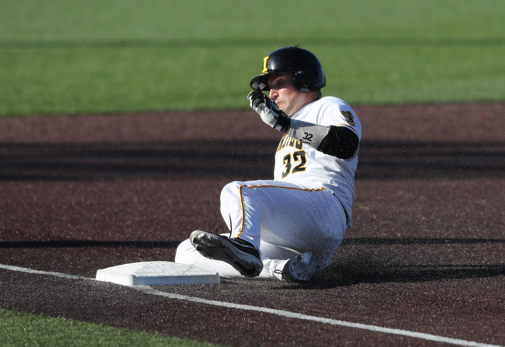 Iowa Hawkeyes catcher Brett McCleary (32) against the Nebraska Cornhuskers Saturday, April 20, 2019 at Duane Banks Field. (Brian Ray/hawkeyesports.com)