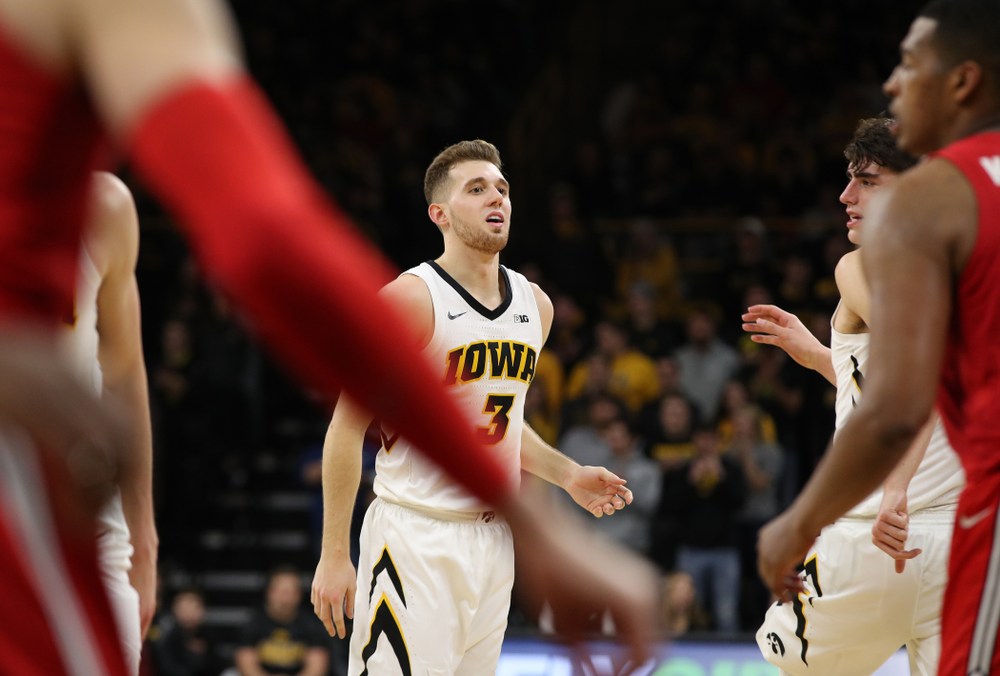 Iowa Hawkeyes guard Jordan Bohannon (3) makes his 1,00th career point against the Ohio State Buckeyes Saturday, January 12, 2019 at Carver-Hawkeye Arena. (Brian Ray/hawkeyesports.com)