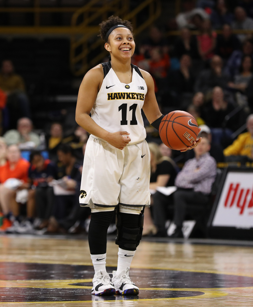 Iowa Hawkeyes guard Tania Davis (11) against the Illinois Fighting Illini Thursday, February 14, 2019 at Carver-Hawkeye Arena. (Brian Ray/hawkeyesports.com)