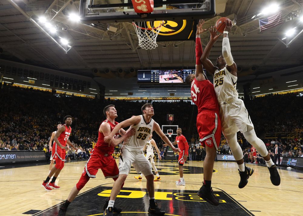 Iowa Hawkeyes forward Tyler Cook (25) goes to the hoop against the Ohio State Buckeyes Saturday, January 12, 2019 at Carver-Hawkeye Arena. (Brian Ray/hawkeyesports.com)