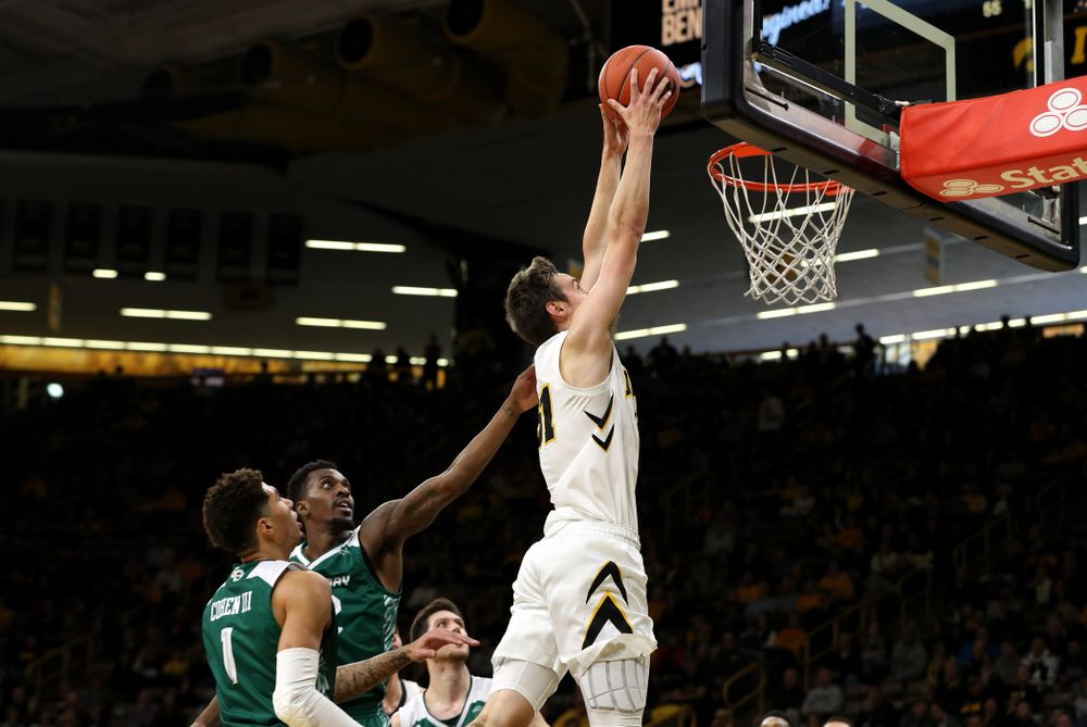 Iowa Hawkeyes forward Nicholas Baer (51) against UW Green Bay Sunday, November 11, 2018 at Carver-Hawkeye Arena. (Brian Ray/hawkeyesports.com)