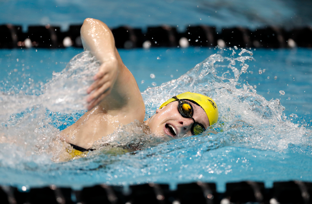 Allyssa Fluit swims the 200 yard freestyle during the Black and Gold Intrasquad Saturday, September 29, 2018 at the Campus Recreation and Wellness Center. (Brian Ray/hawkeyesports.com)