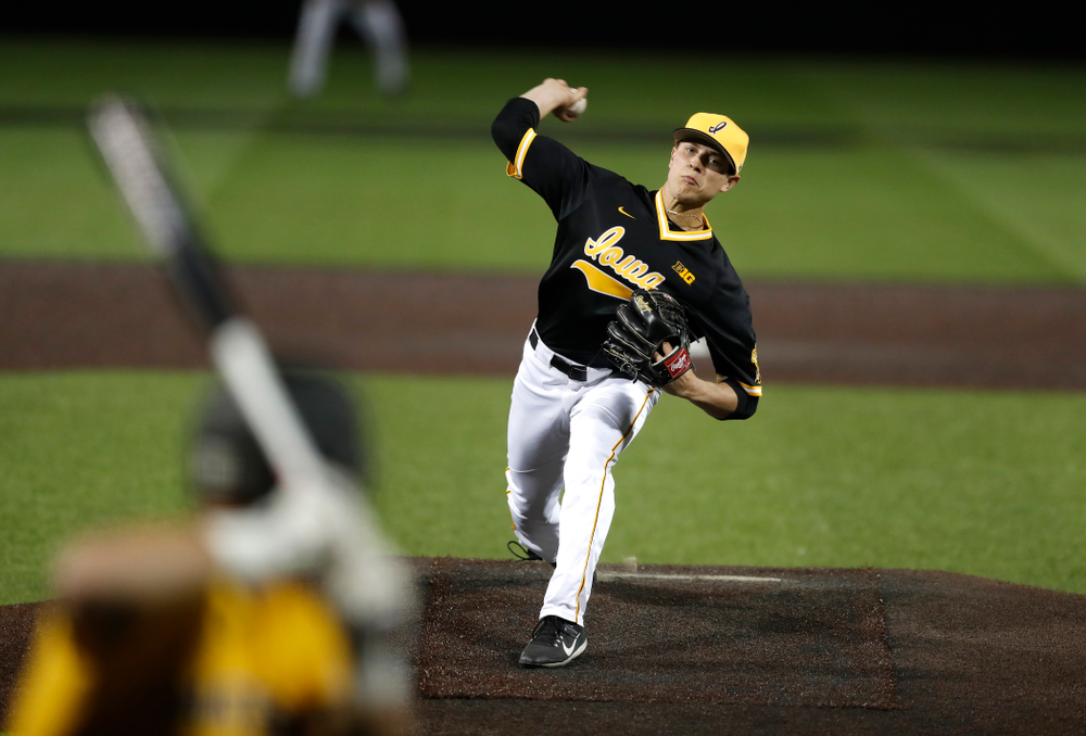 Iowa Hawkeyes pitcher Ben Probst (19) against Milwaukee Wednesday, April 25, 2018 at Duane Banks Field. (Brian Ray/hawkeyesports.com)