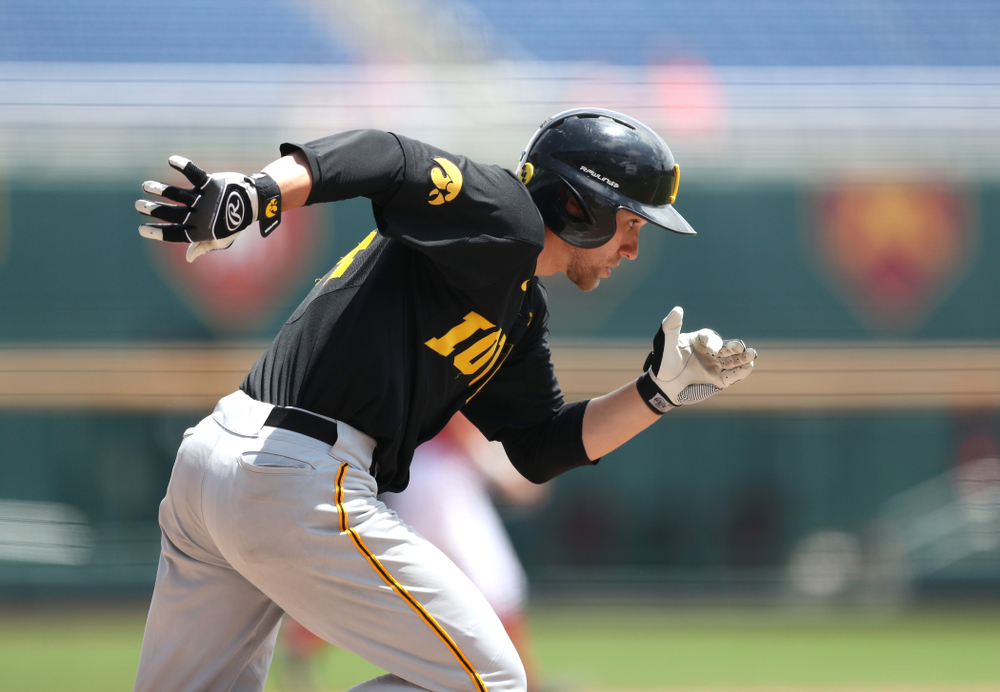 Iowa Hawkeyes catcher Austin Martin (34) against the Nebraska Cornhuskers in the first round of the Big Ten Baseball Tournament Friday, May 24, 2019 at TD Ameritrade Park in Omaha, Neb. (Brian Ray/hawkeyesports.com)