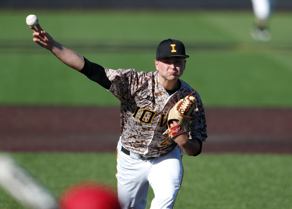 Iowa Hawkeyes pitcher Brady Schanuel (27) against the Ohio State Buckeyes Saturday, April 7, 2018 at Duane Banks Field. (Brian Ray/hawkeyesports.com)