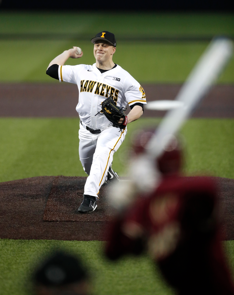 Iowa Hawkeyes pitcher Derek Lieurance (10) against Coe College Wednesday, April 11, 2018 at Duane Banks Field. (Brian Ray/hawkeyesports.com)