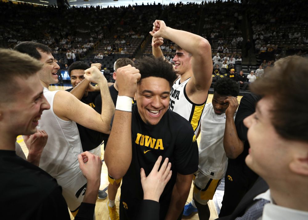 Iowa Hawkeyes forward Cordell Pemsl (35) against the Illinois Fighting Illini Sunday, February 2, 2020 at Carver-Hawkeye Arena. (Brian Ray/hawkeyesports.com)