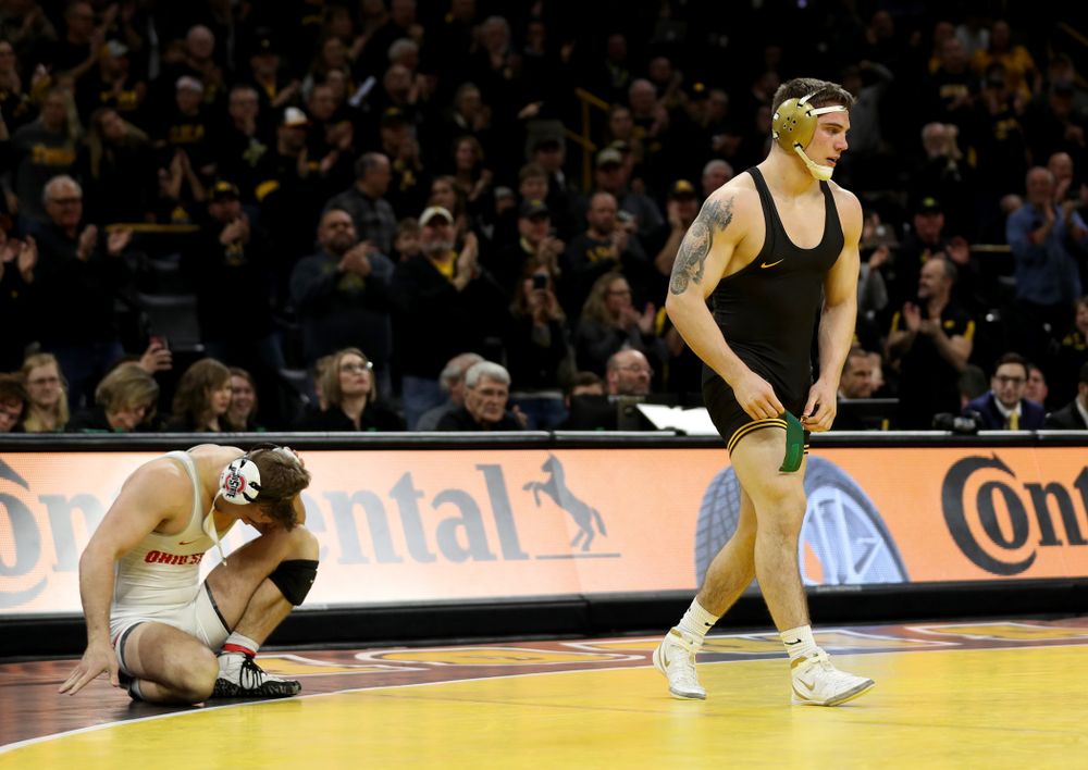 Iowa’s Abe Assad wrestles Ohio State’s Rockey Jordan at 184 pounds Friday, January 24, 2020 at Carver-Hawkeye Arena. Assad won the match 3-1. (Brian Ray/hawkeyesports.com)