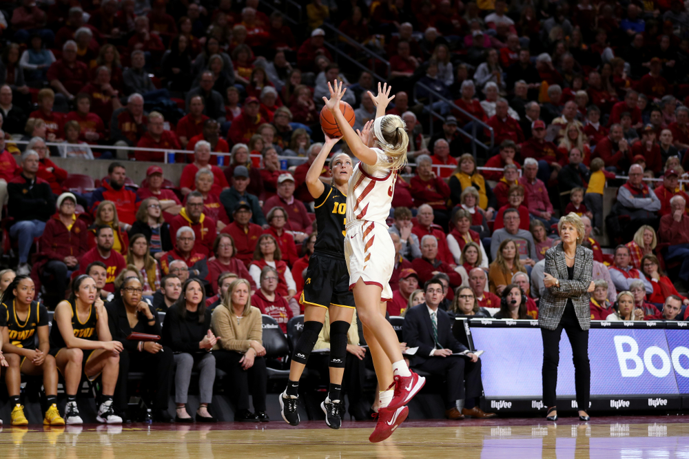Iowa Hawkeyes guard Makenzie Meyer (3) against the Iowa State Cyclones Wednesday, December 11, 2019 at Hilton Coliseum in Ames, Iowa(Brian Ray/hawkeyesports.com)