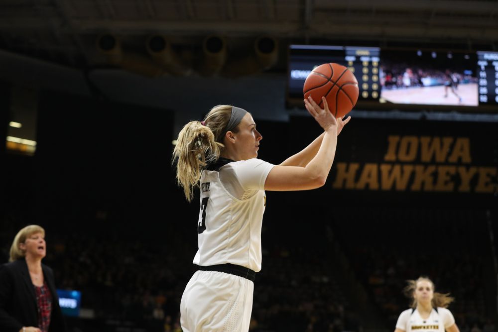 Iowa Hawkeyes guard Makenzie Meyer (3) knocks down a three point basket against the Purdue Boilermakers Sunday, January 27, 2019 at Carver-Hawkeye Arena. (Brian Ray/hawkeyesports.com)